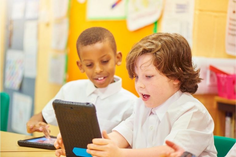 5 Benefits of Tablets in the Classroom - A Tutor